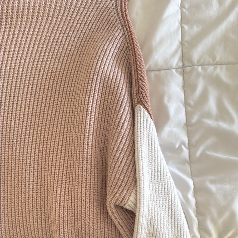 SIZE S/M Women's Ribbed Colorblock Sweater - Picture 2 of 3
